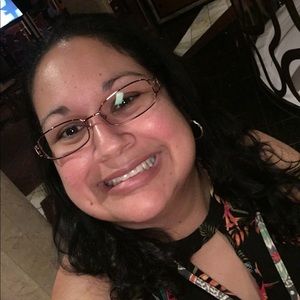 Meet your Posher, Cynthia